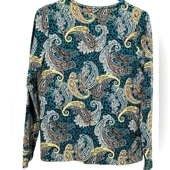 Long sleeve tee. Great green and yellow contemporary print. Scoop neck. Small
C - Picture 3 of 5